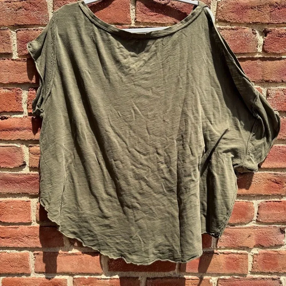 We The Free People U Fancy Slouchy Tee in army olive green Women’s S NWOT